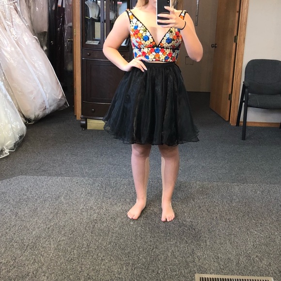 CUSTOME SHERRI HILL DRESS - Picture 4 of 4